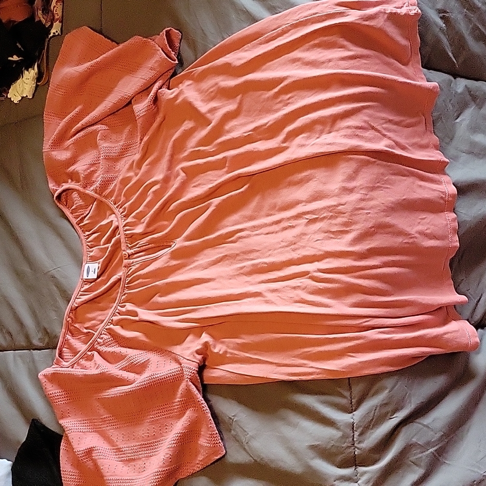 Flowing sleeve pink shirt